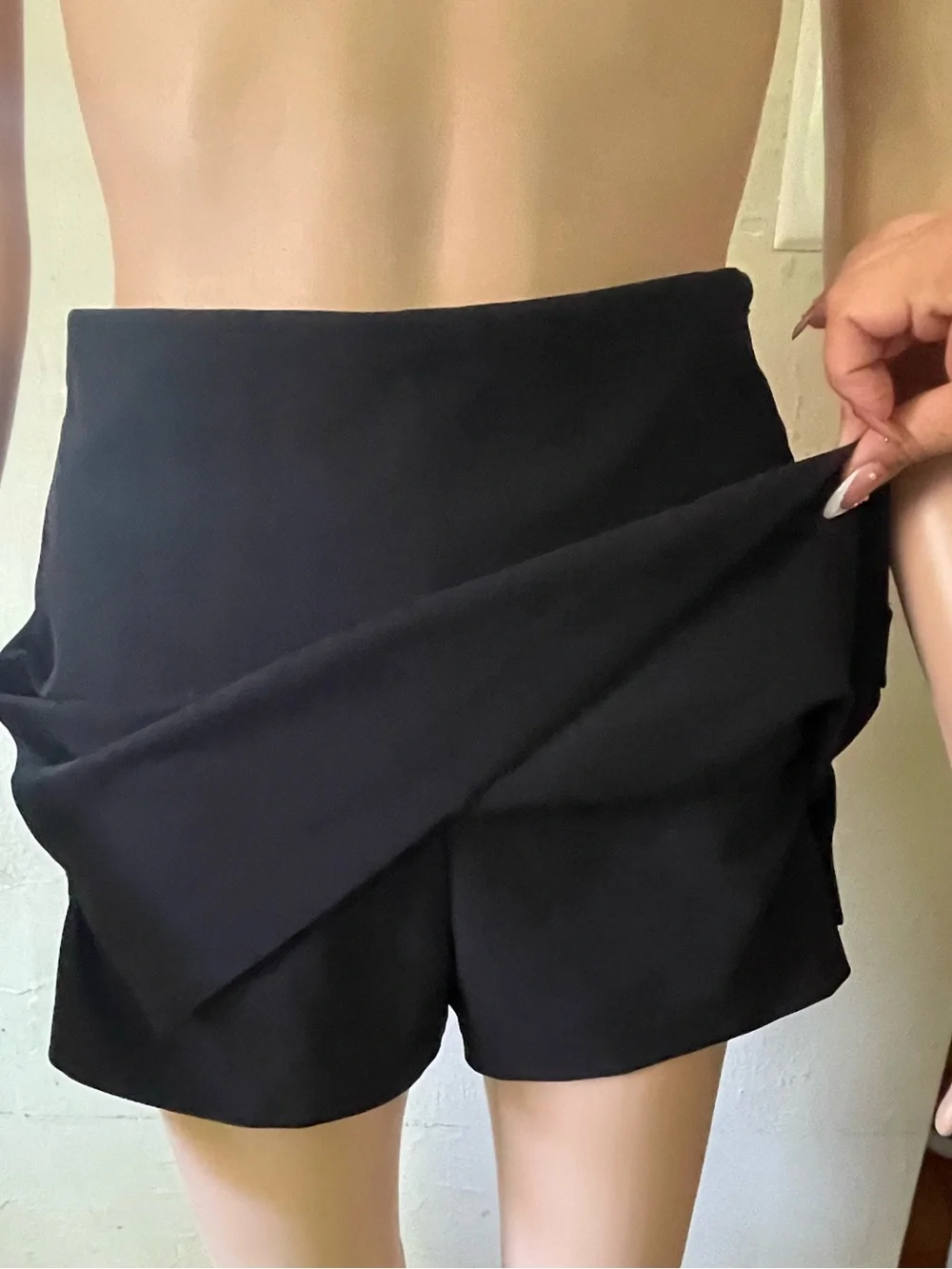Express Editor Black Mini Skirt – Size 4 Classic Minimal Style